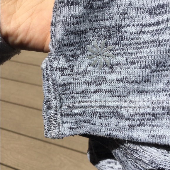 Short sleeve Ivivva hoodie - Picture 2 of 3